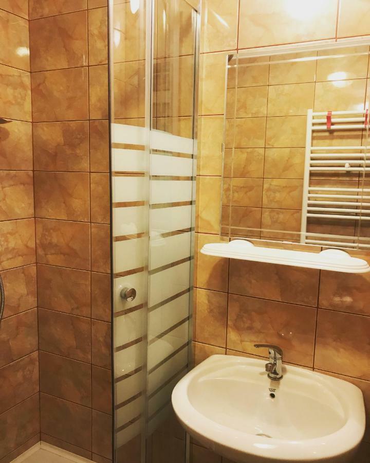 Casa Bucurr Hotel Afumati Luaran gambar